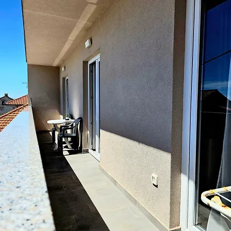 Apartament Nina *